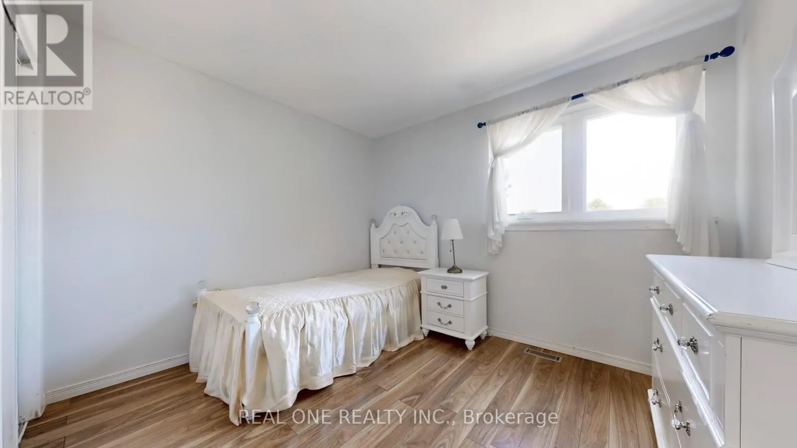54 BONIS AVENUE