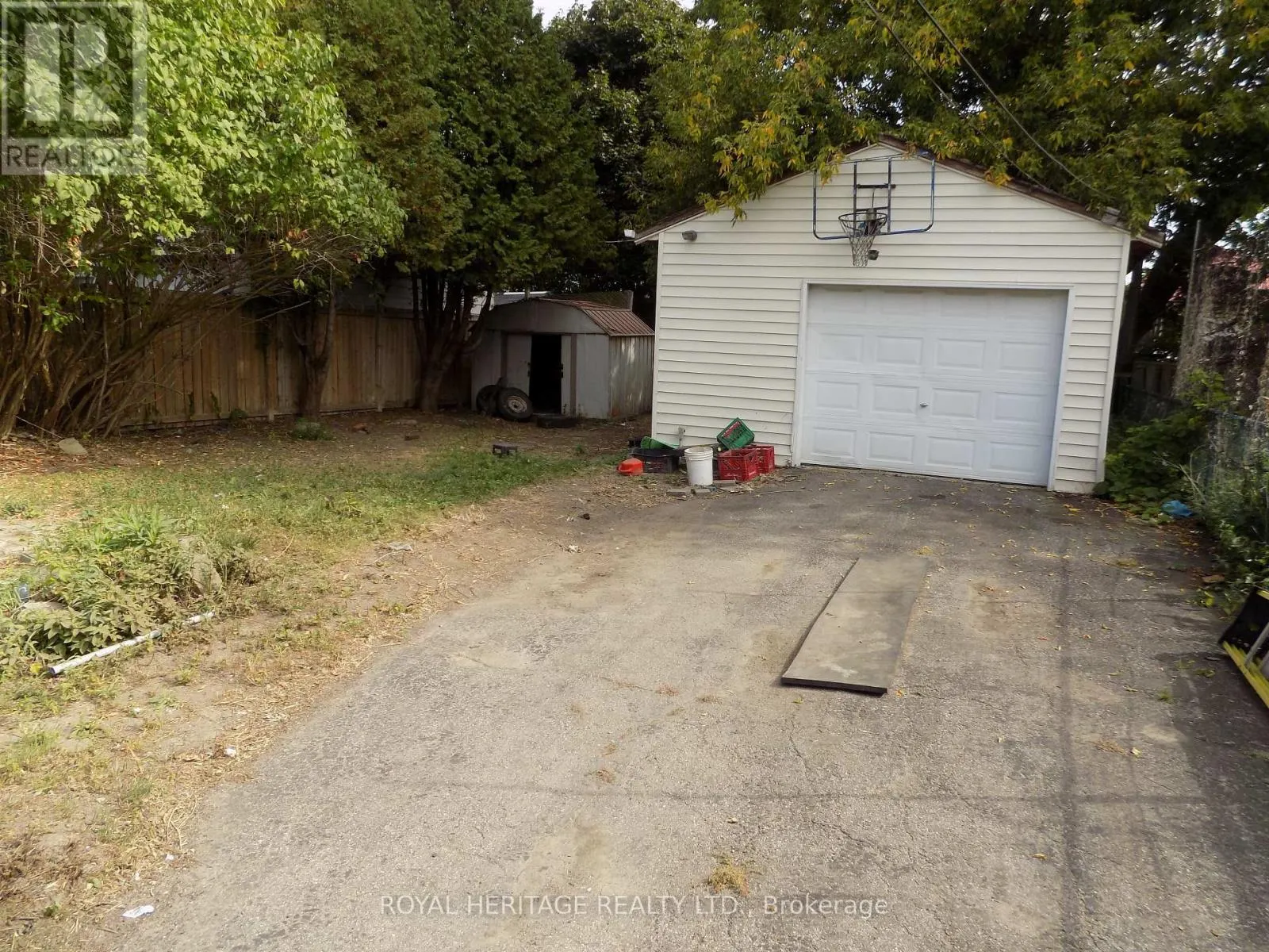 535 MONTRAVE AVENUE