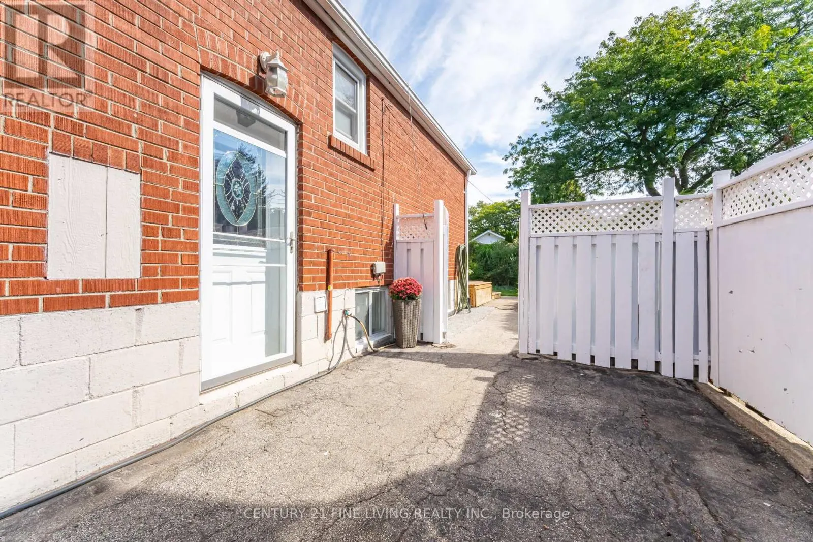 151 BROOKLAWN AVENUE