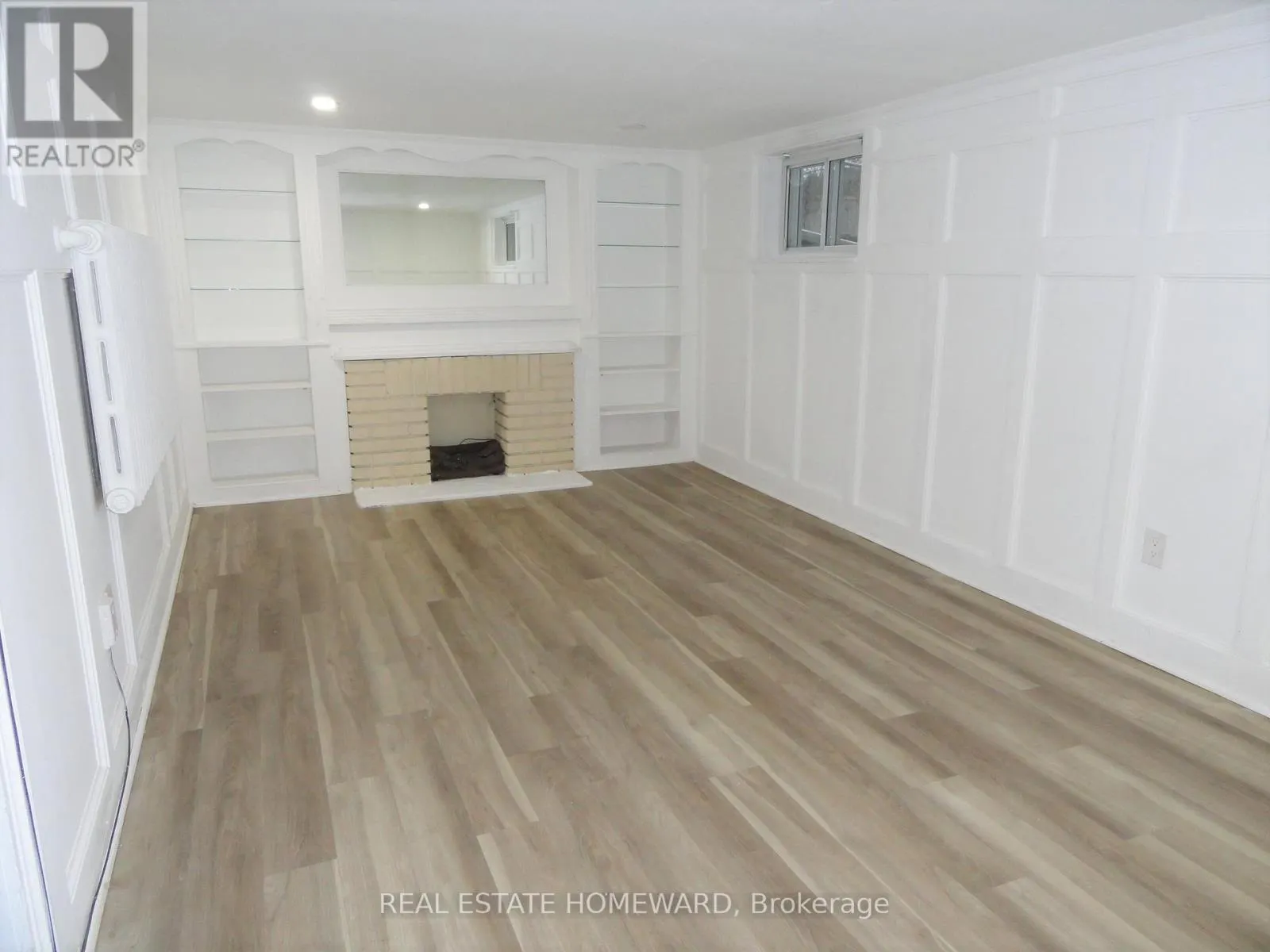 (LOWER LEVEL) - 328 LINSMORE CRESCENT