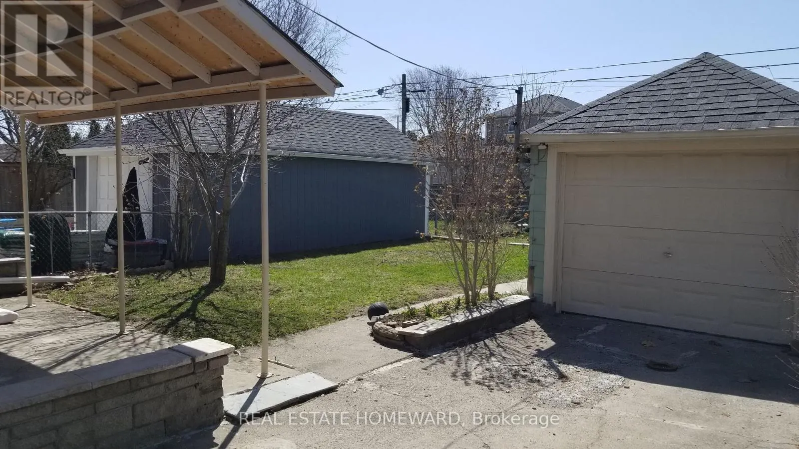 (LOWER LEVEL) - 328 LINSMORE CRESCENT