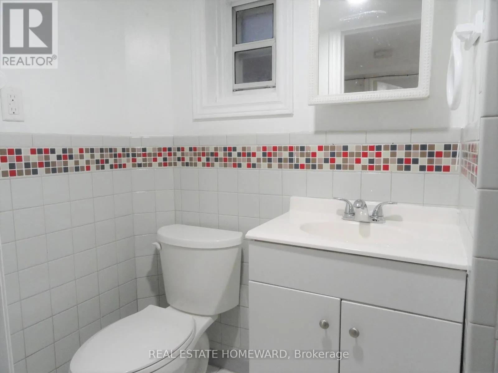 (LOWER LEVEL) - 328 LINSMORE CRESCENT