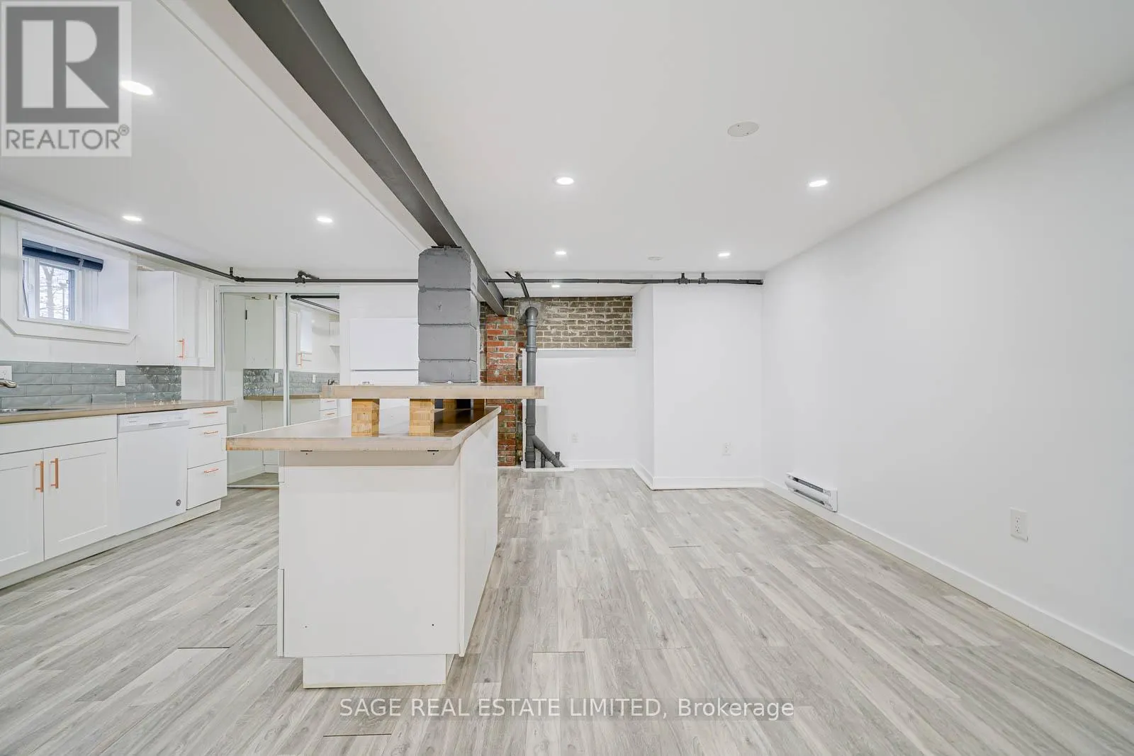 5 - 10 FIR AVENUE
