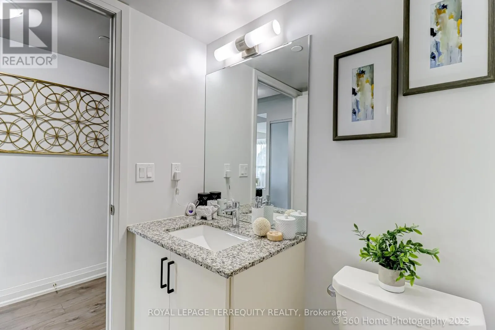 326 - 20 MEADOWGLEN PLACE