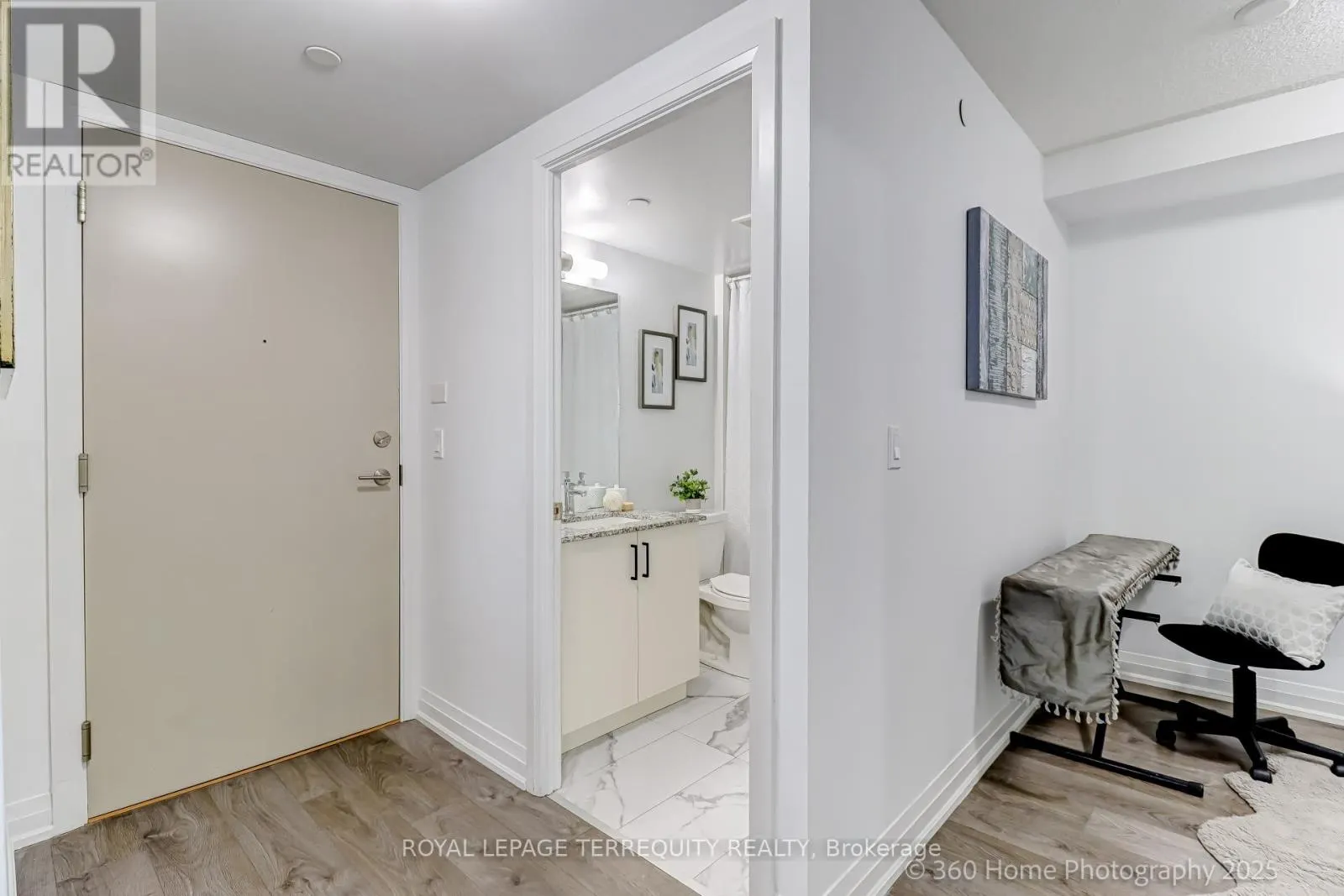 326 - 20 MEADOWGLEN PLACE