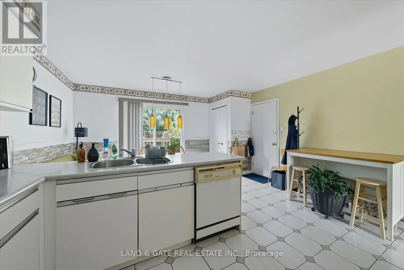 314 HILLSIDE AVENUE