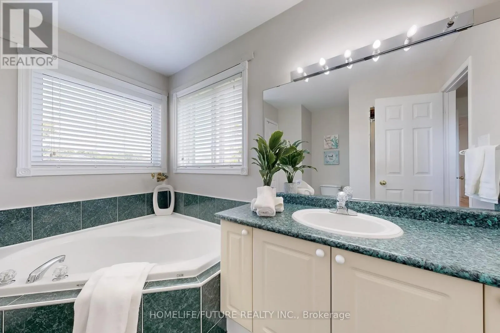 1595 DEERHURST COURT