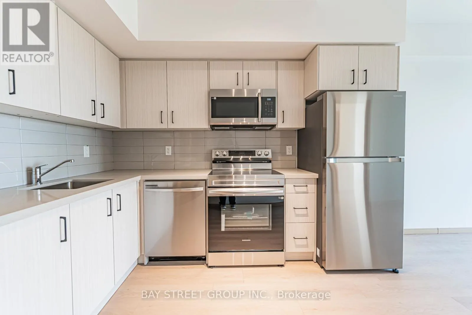 A709 - 3421 SHEPPARD AVENUE E