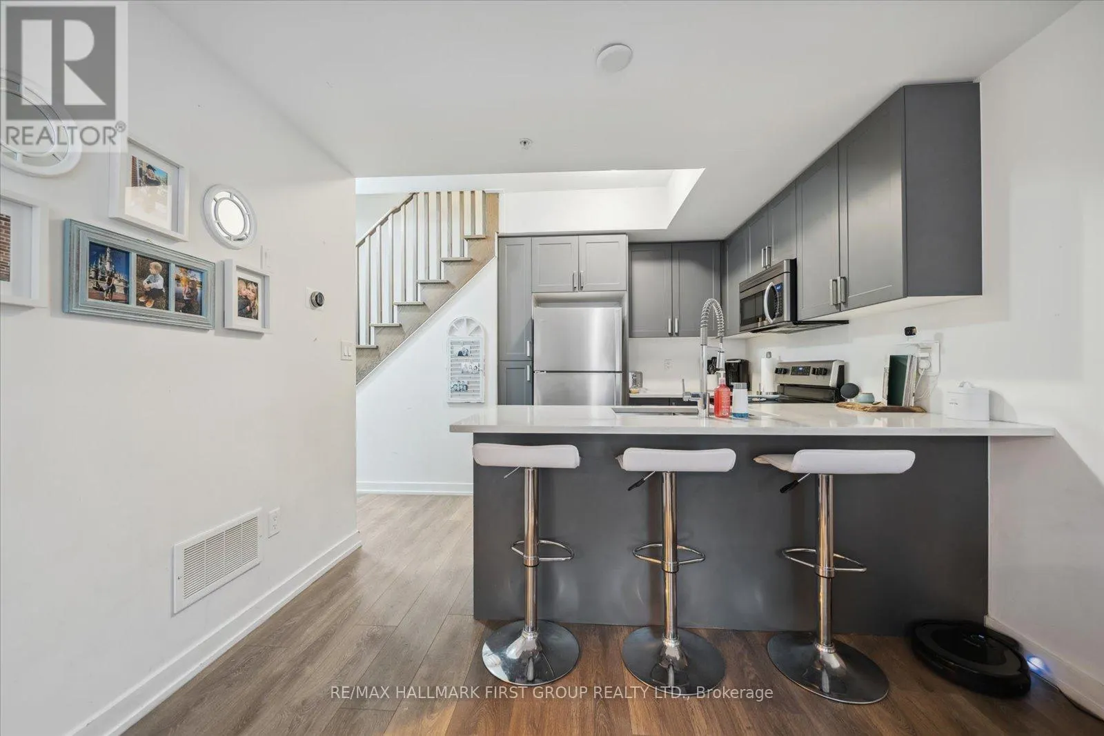 405 - 1555 KINGSTON ROAD