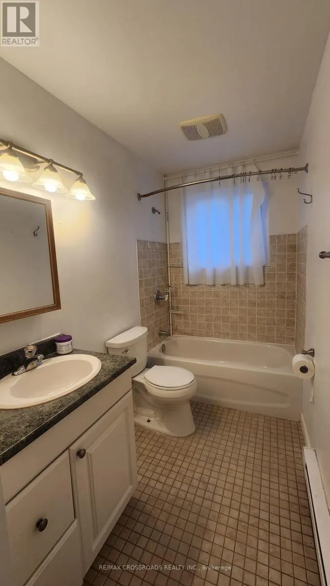 LOWER - 295 DWIGHT AVENUE E