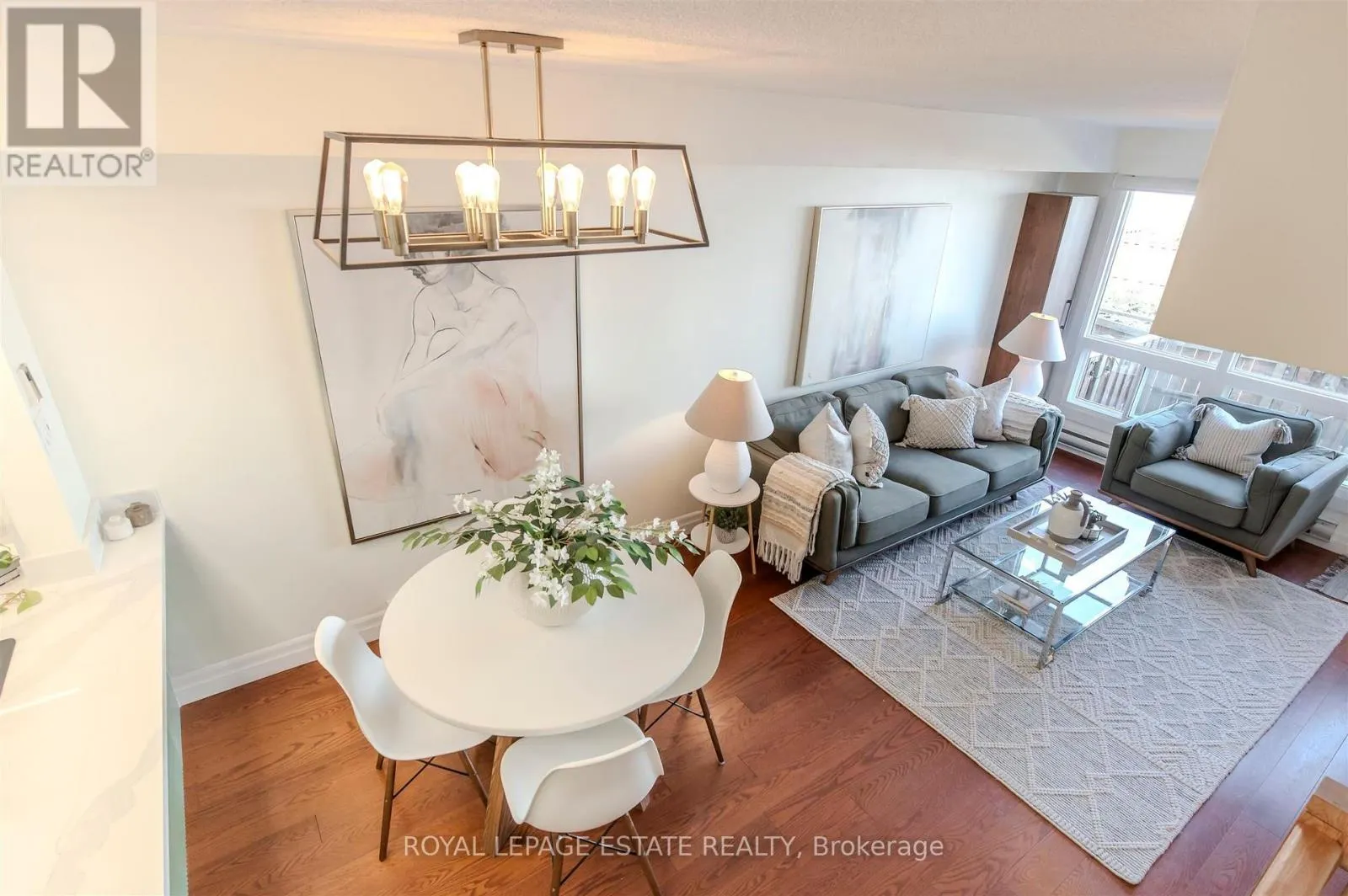 32 - 1209 QUEEN STREET E