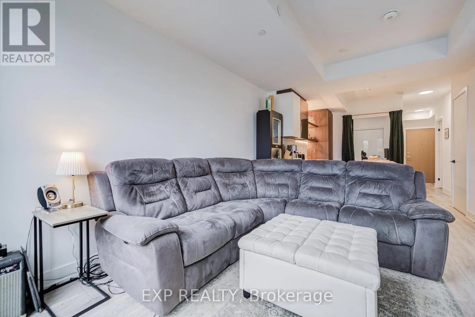 211 - 1285 QUEEN STREET E