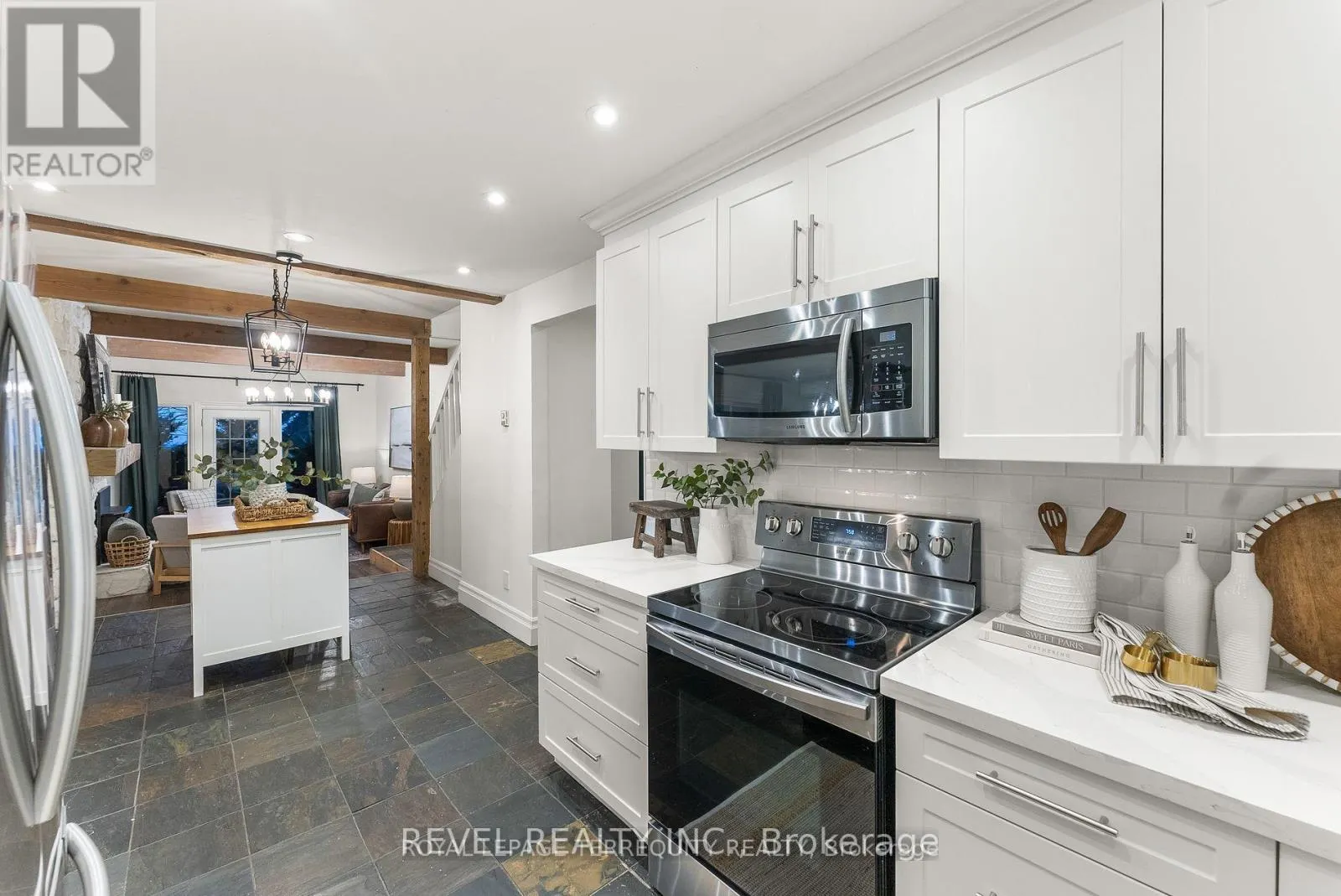 2352 CONCESSION RD 8