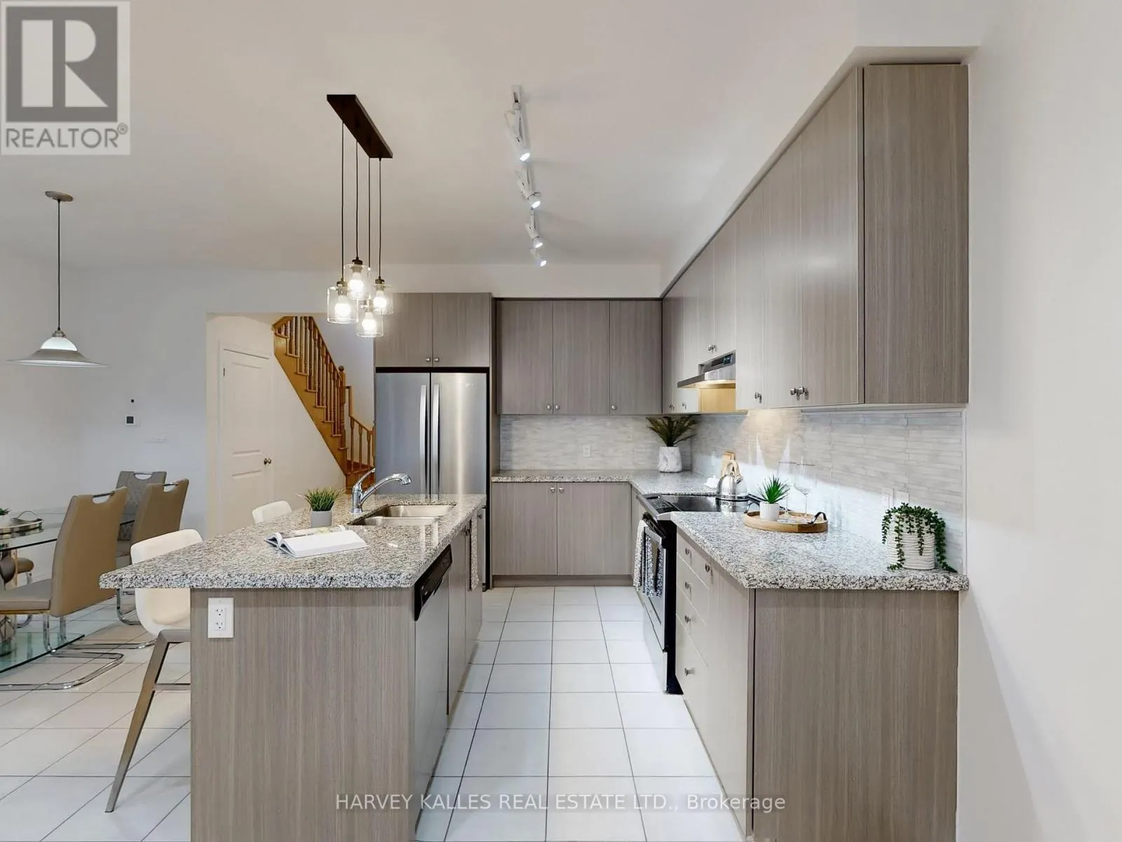 1146 CACTUS CRESCENT