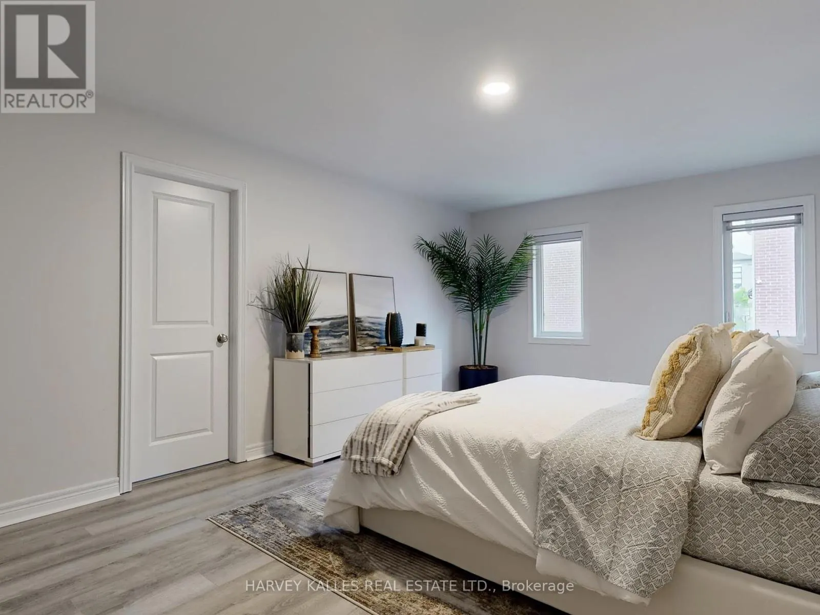 1146 CACTUS CRESCENT