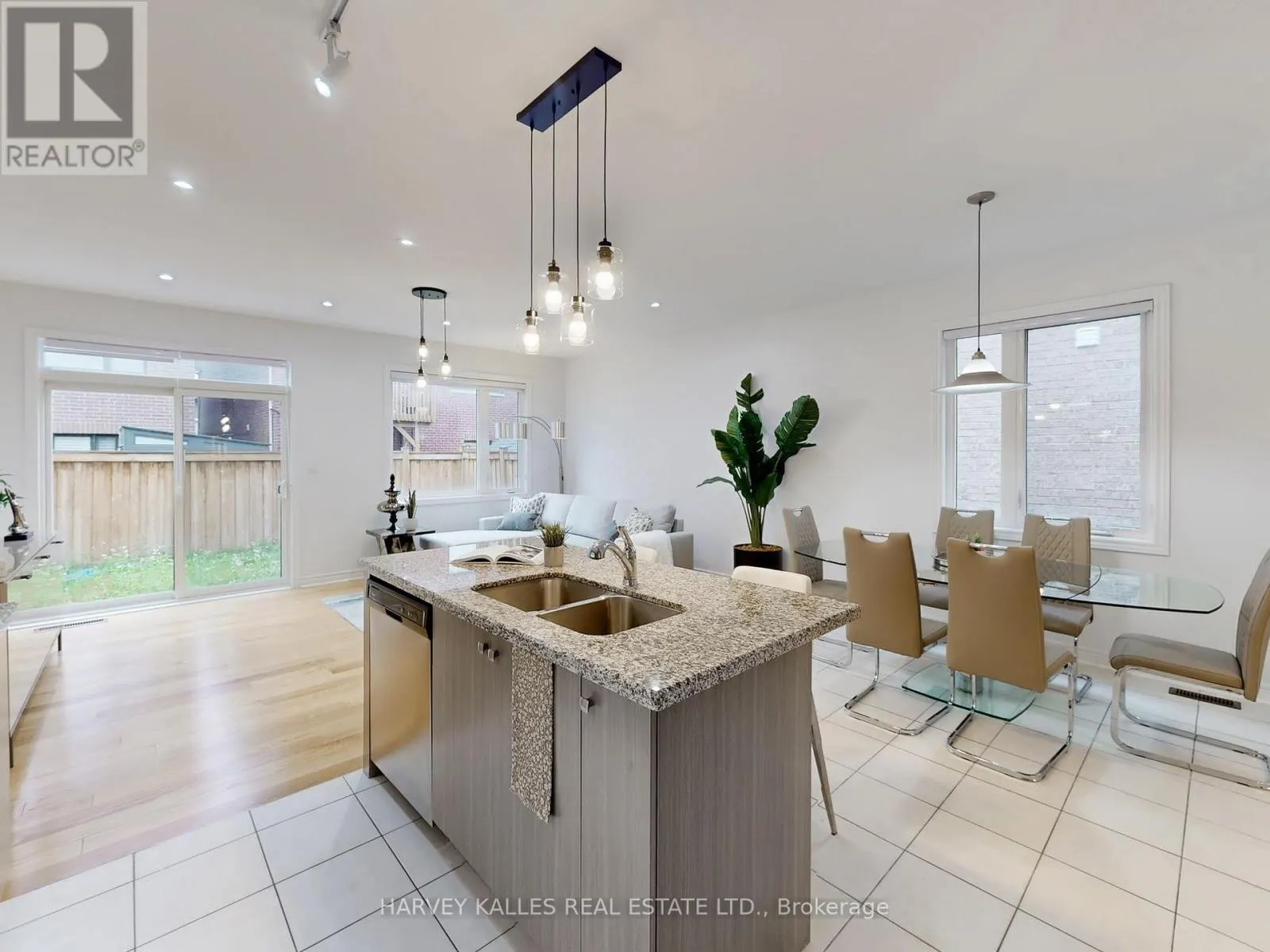 1146 CACTUS CRESCENT
