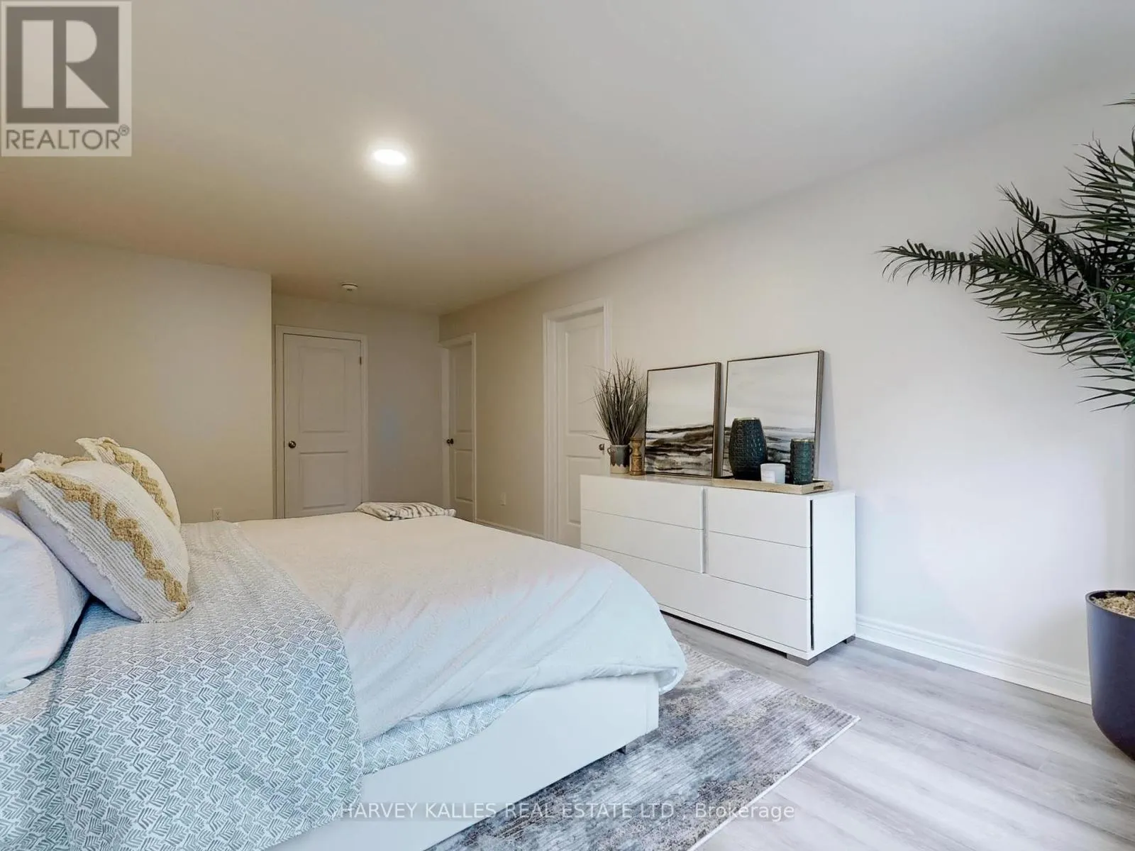 1146 CACTUS CRESCENT