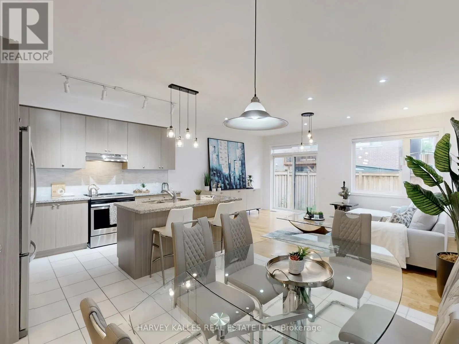 1146 CACTUS CRESCENT