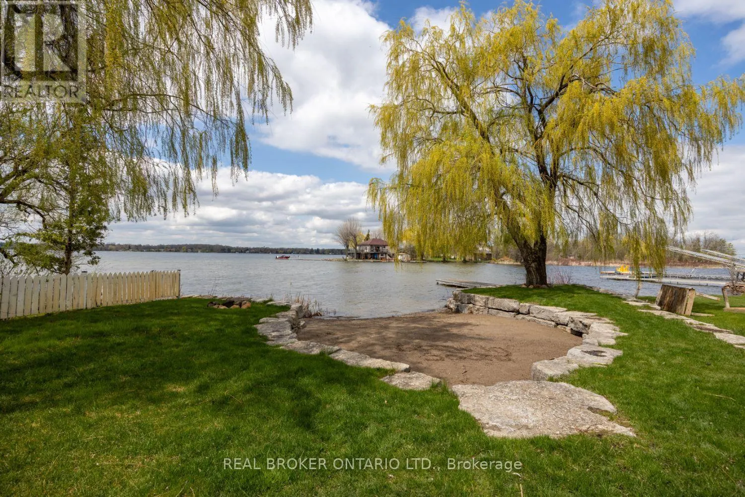526 VIEW LAKE ROAD