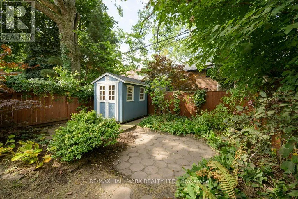 22 BECK AVENUE