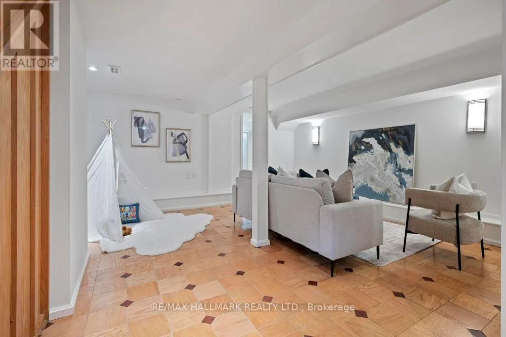 22 BECK AVENUE
