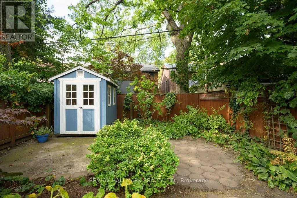 22 BECK AVENUE