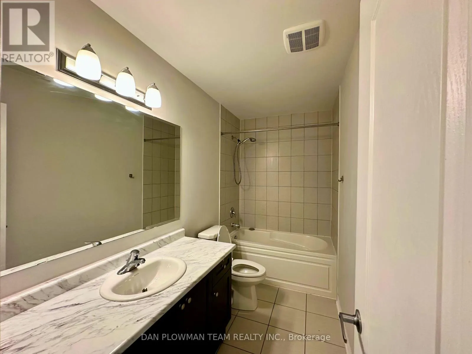 86 TABARET CRESCENT