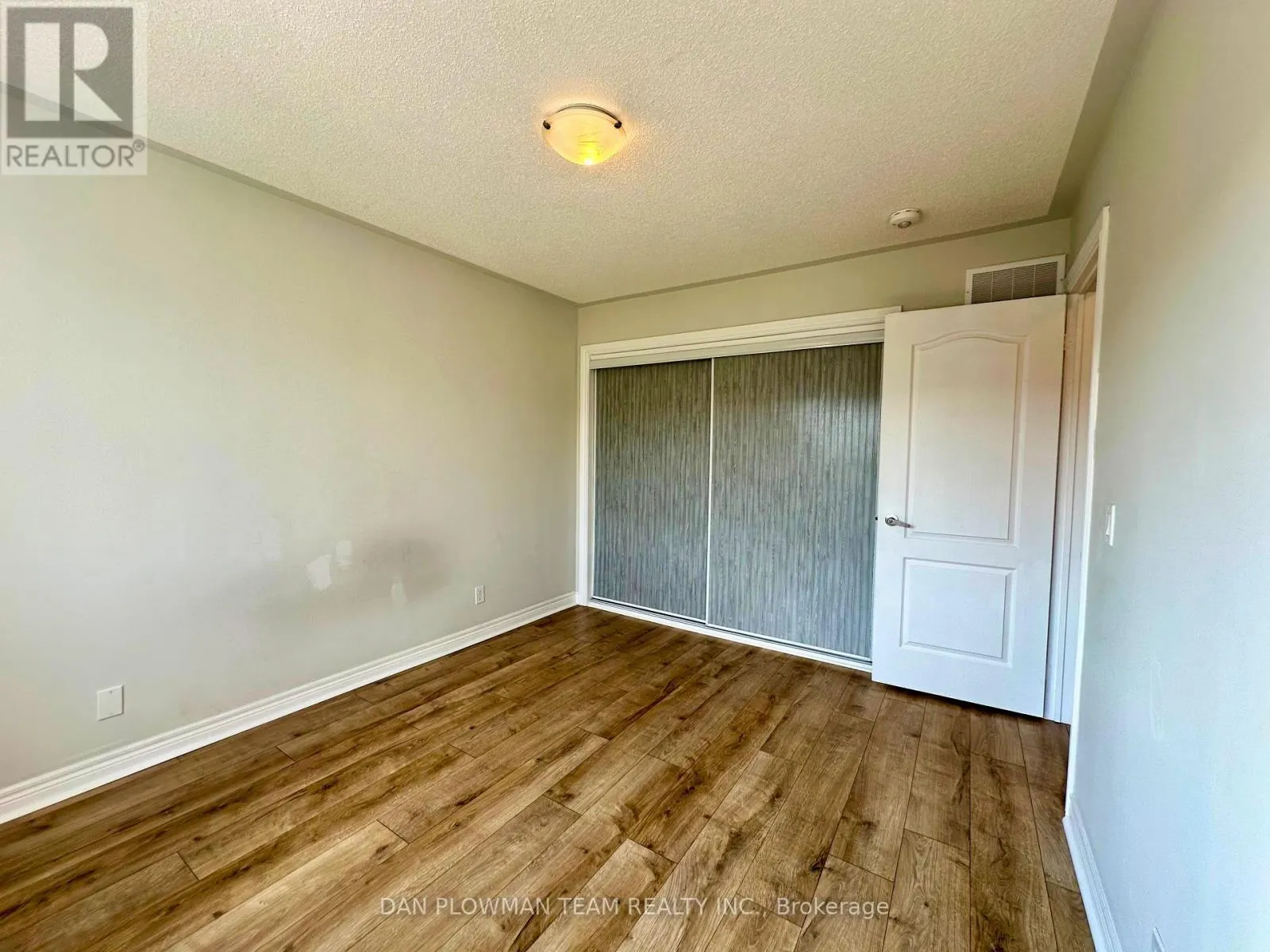 86 TABARET CRESCENT
