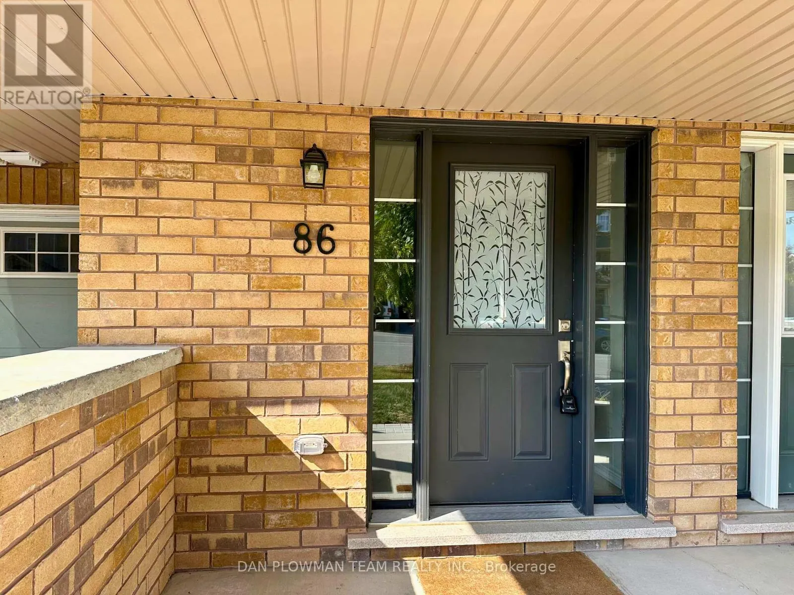 86 TABARET CRESCENT