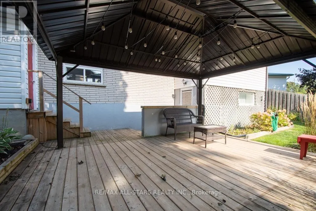 787 ARDEN COURT