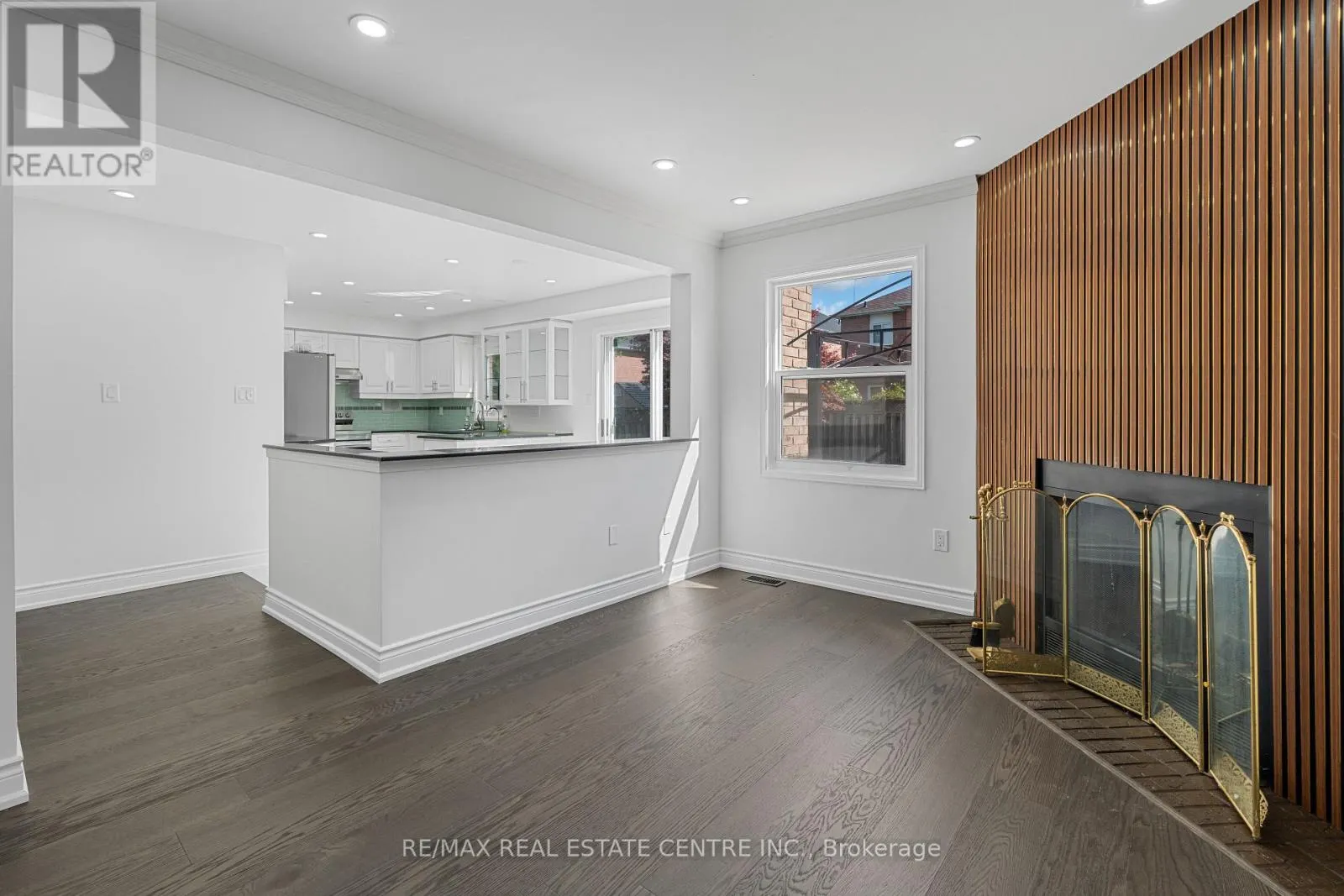 42 HOWES STREET