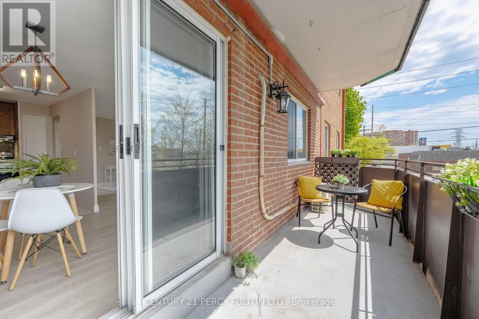212 - 800 KENNEDY ROAD