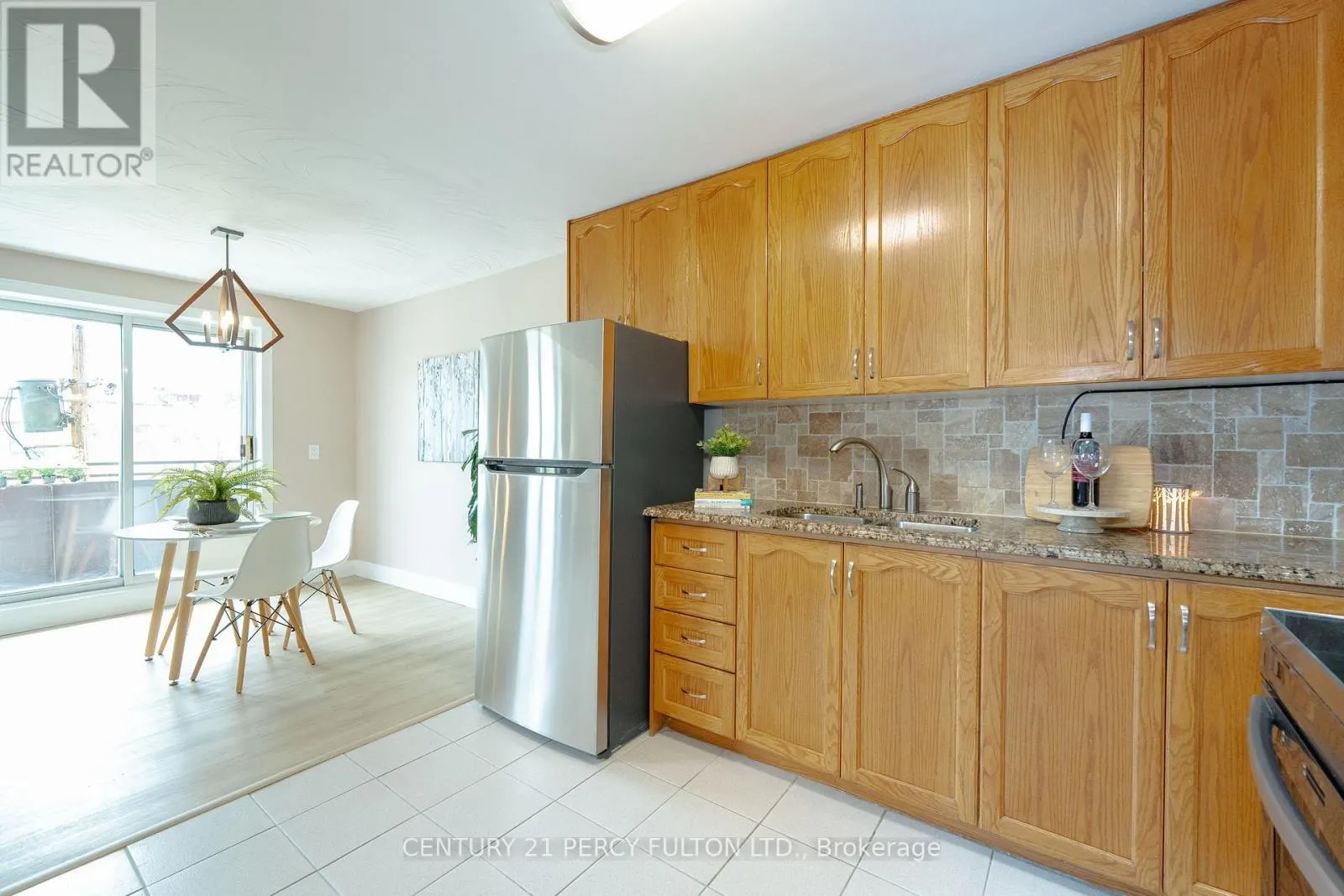 212 - 800 KENNEDY ROAD