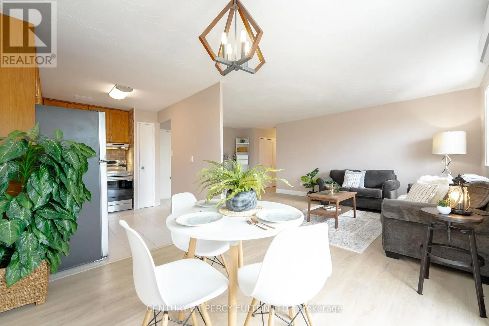 212 - 800 KENNEDY ROAD
