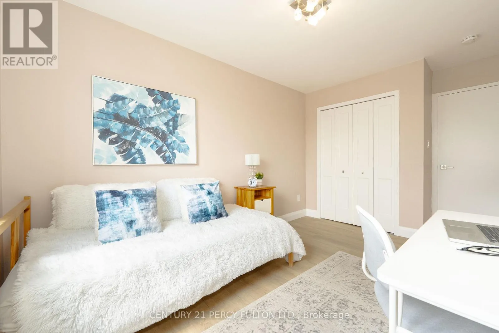 212 - 800 KENNEDY ROAD