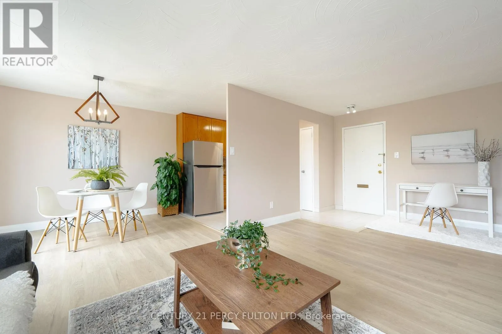 212 - 800 KENNEDY ROAD