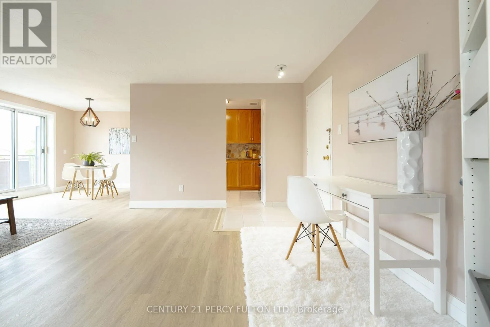 212 - 800 KENNEDY ROAD