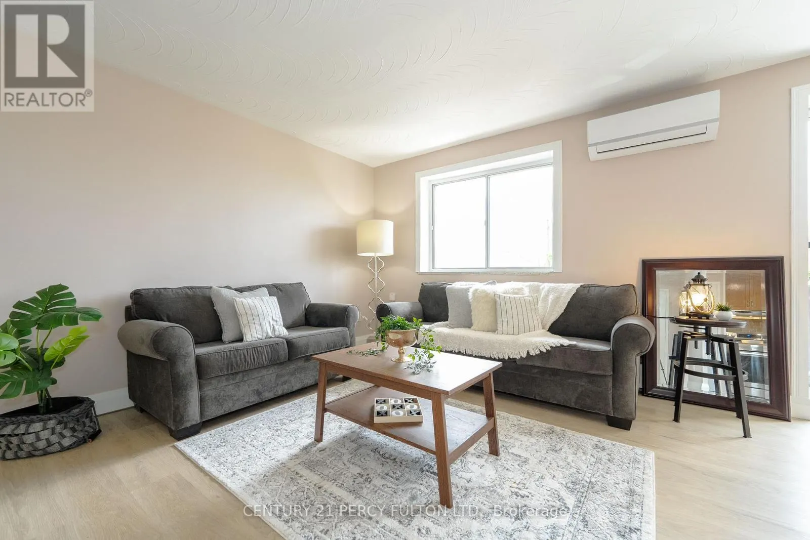 212 - 800 KENNEDY ROAD