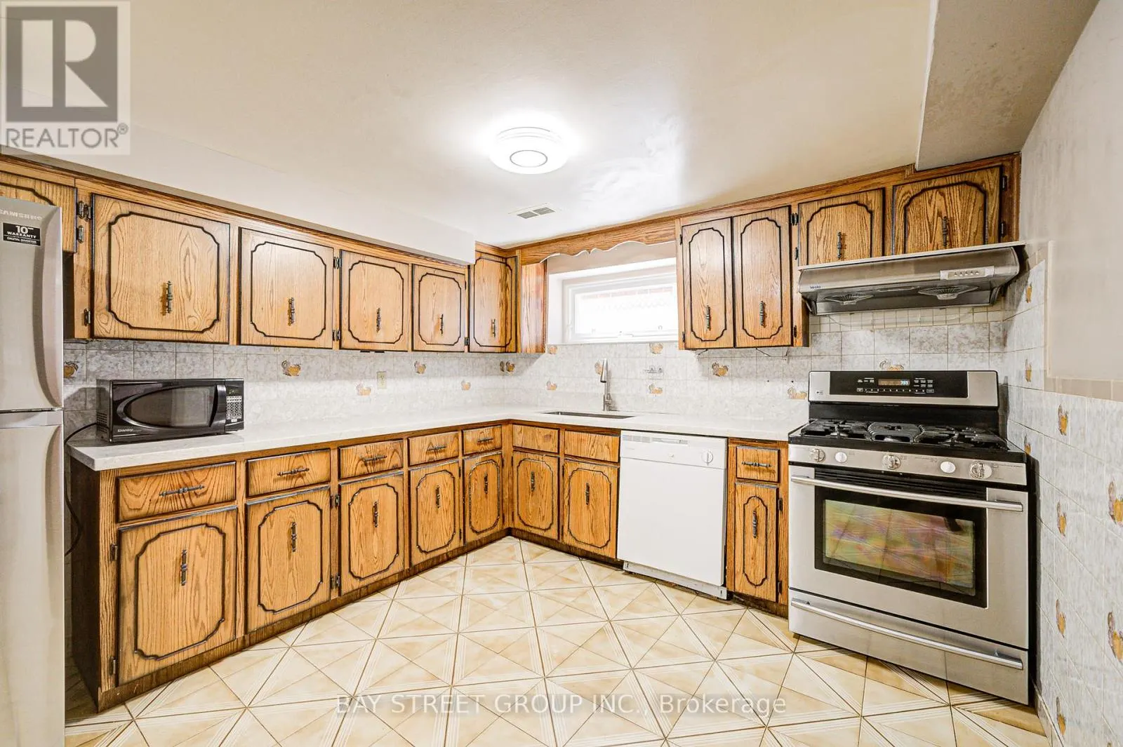 BSMT - 38 LEAFIELD DRIVE