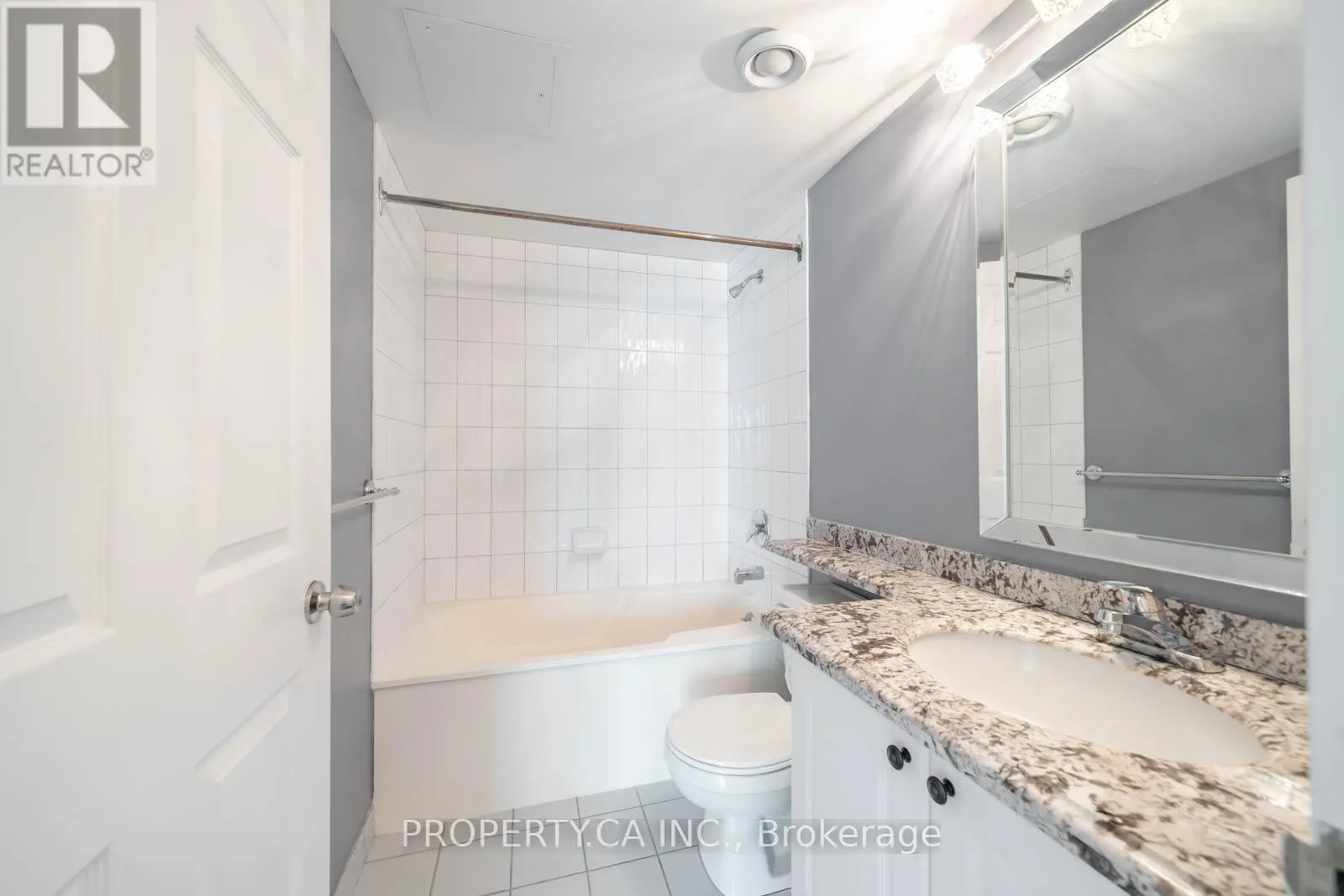 1707 - 8 LEE CENTRE DRIVE