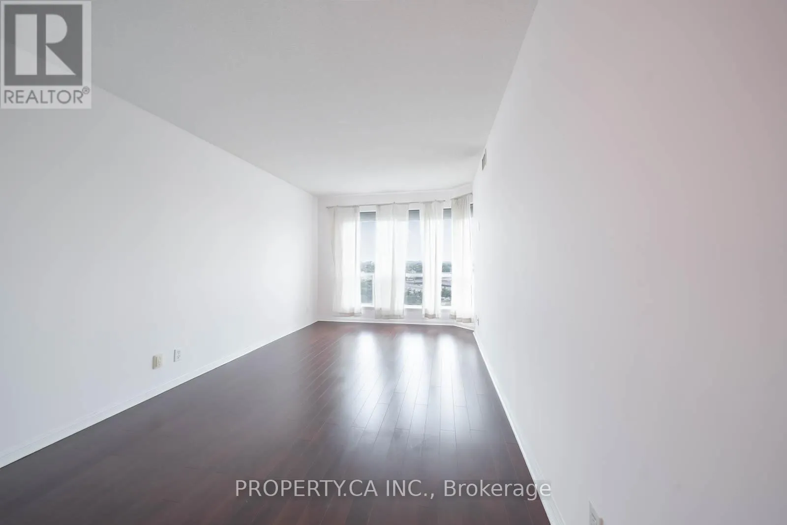 1707 - 8 LEE CENTRE DRIVE