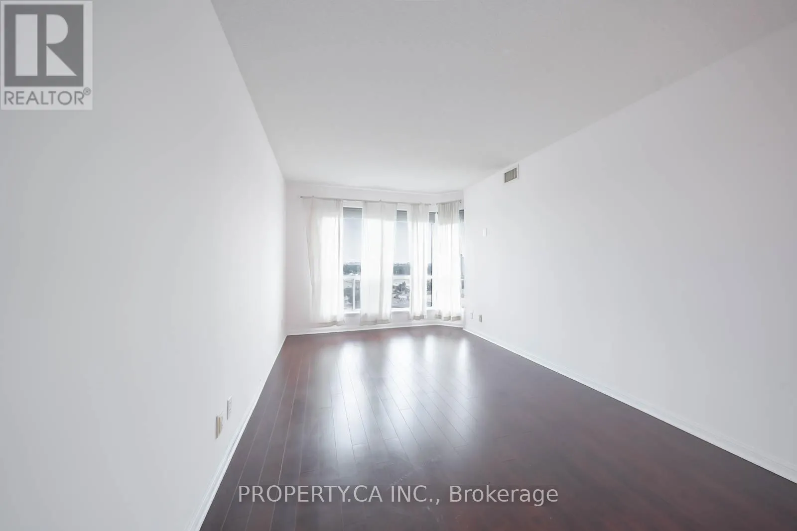 1707 - 8 LEE CENTRE DRIVE