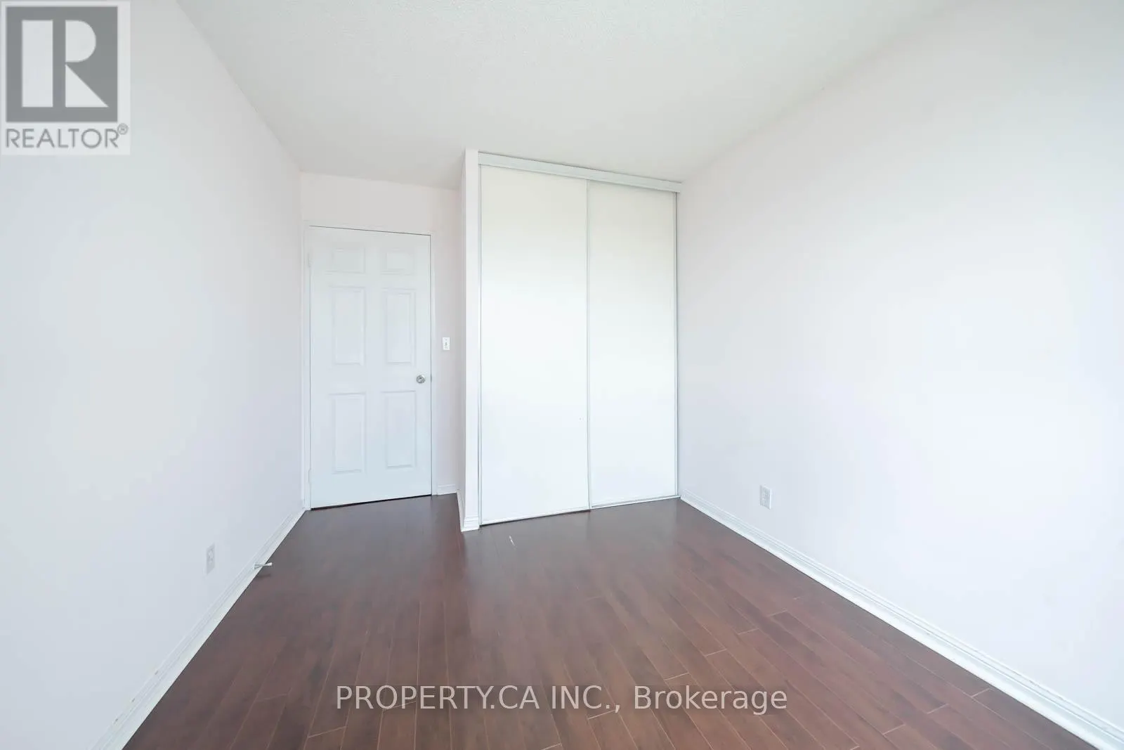 1707 - 8 LEE CENTRE DRIVE