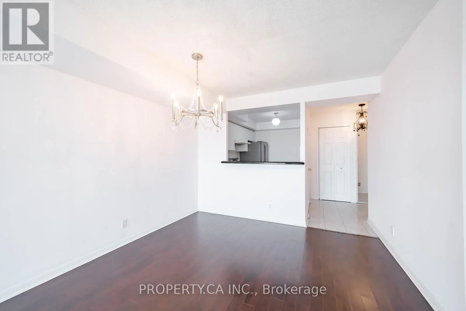 1707 - 8 LEE CENTRE DRIVE