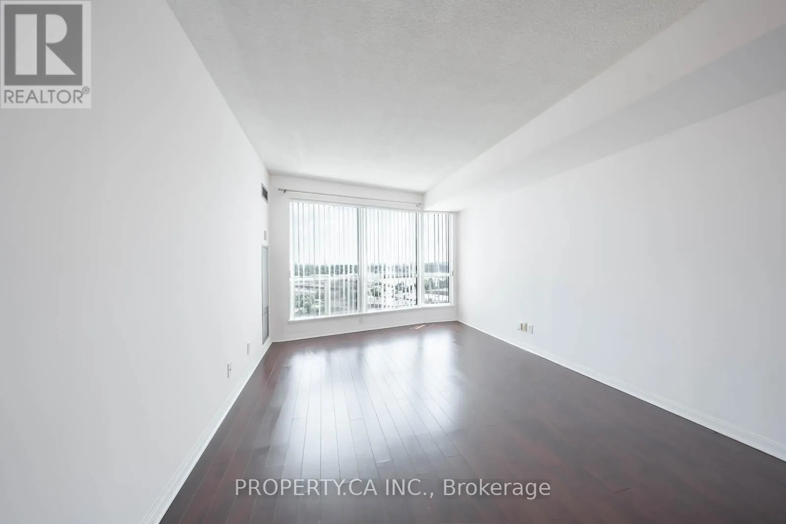 1707 - 8 LEE CENTRE DRIVE