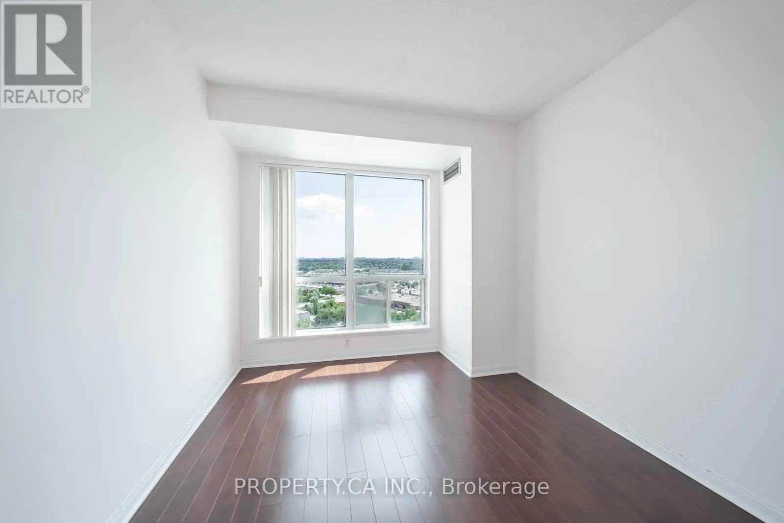 1707 - 8 LEE CENTRE DRIVE