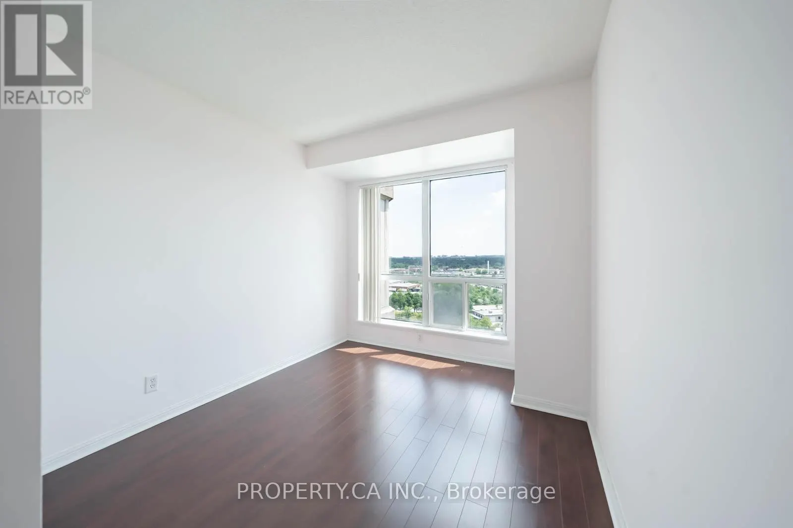 1707 - 8 LEE CENTRE DRIVE