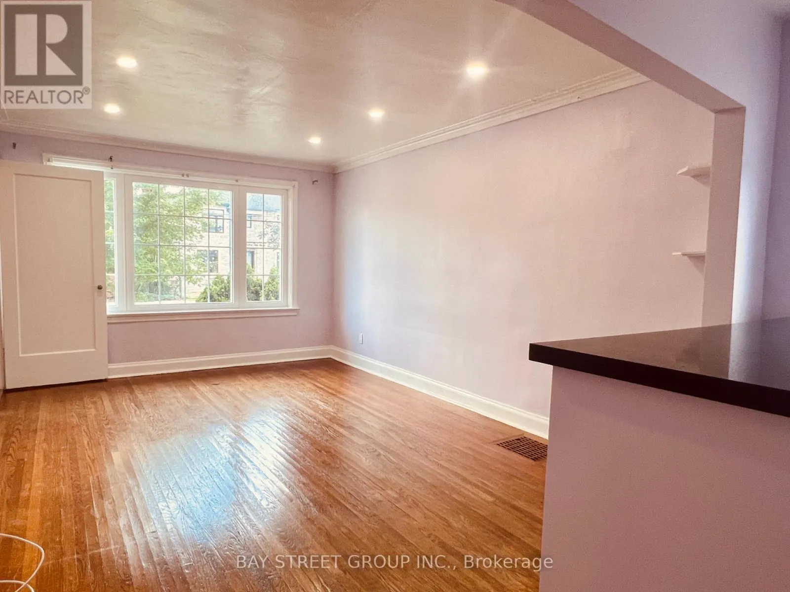 MAIN - 1347 VICTORIA PK AVENUE