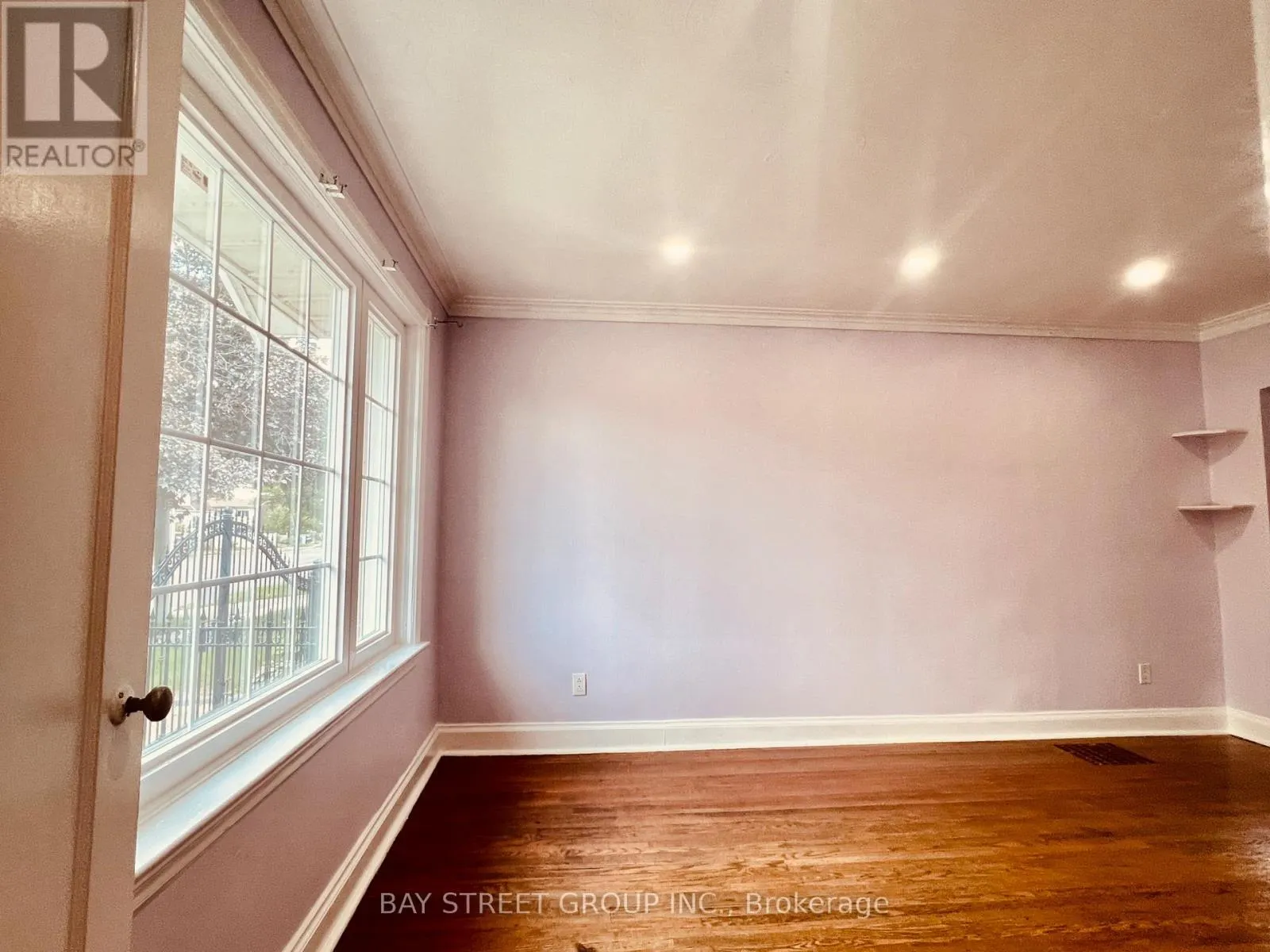 MAIN - 1347 VICTORIA PK AVENUE