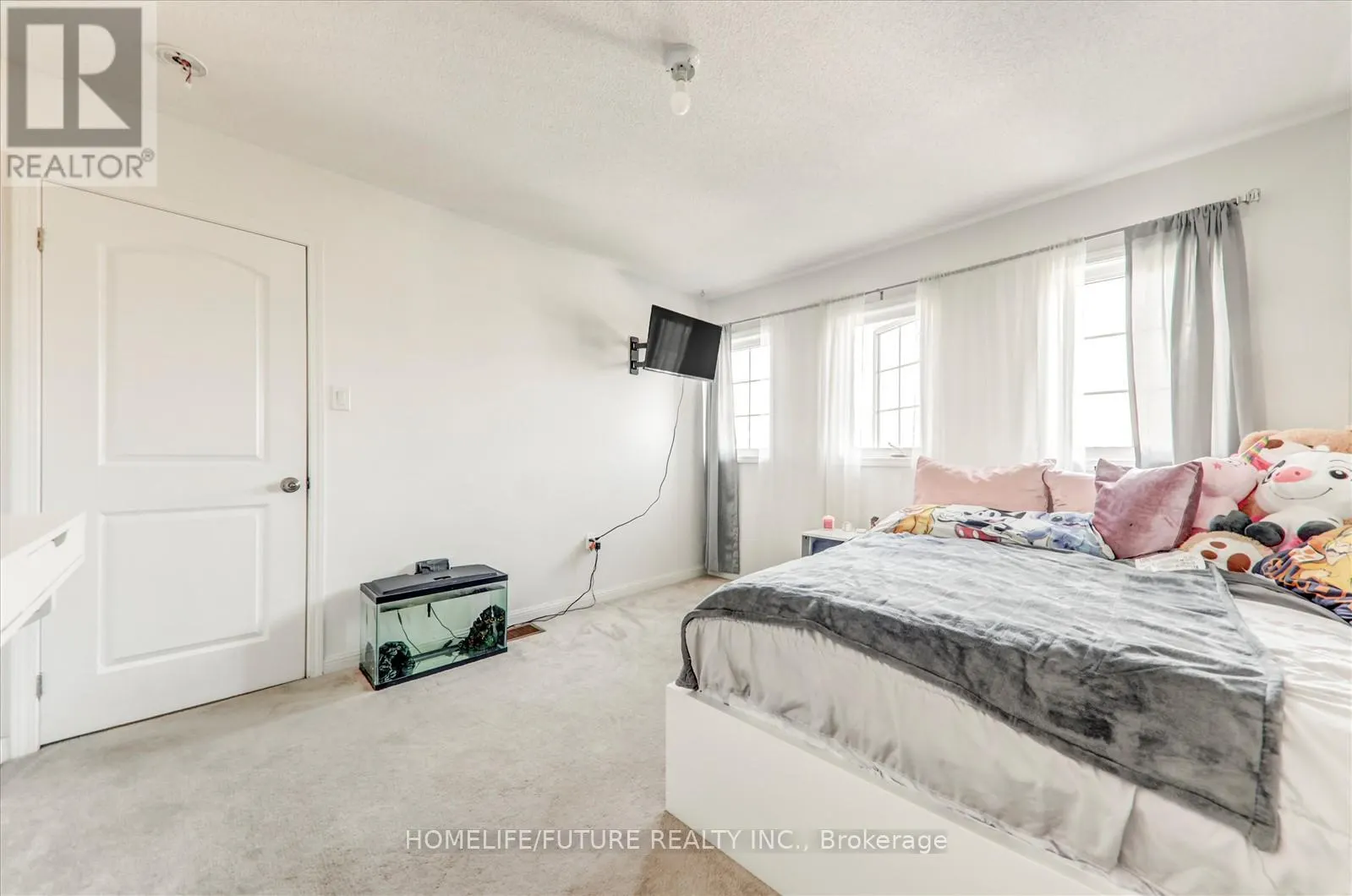 47 HENRY SMITH AVENUE